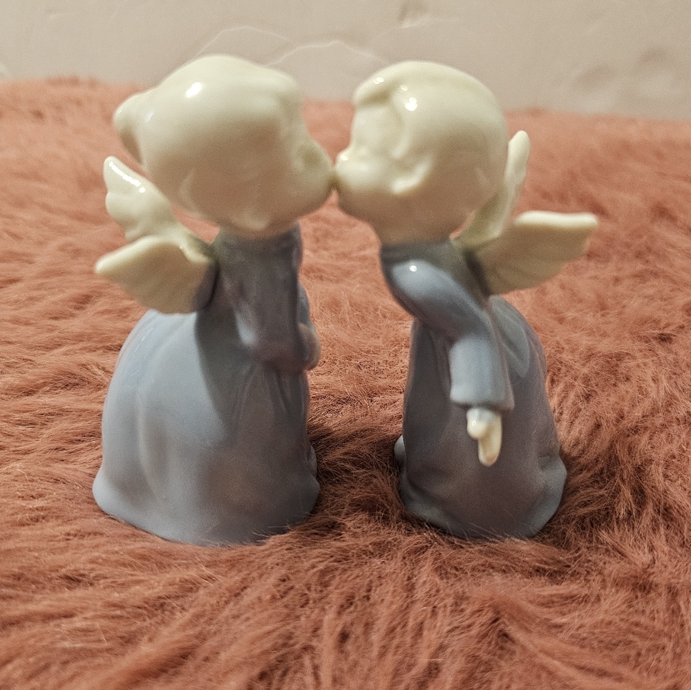 Vintage Inarco Japan Kissing Angels Ceramic Blue White